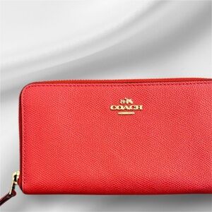 Coach Accordion Slim Zipper Wallet